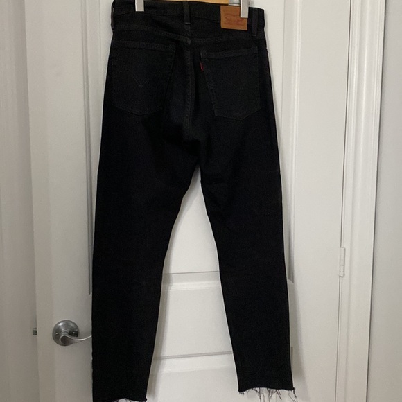 Levi’s 501 Cropped Jean - Picture 2 of 6